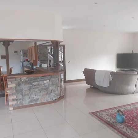 Ferienhaus Large Overlooking Tranquil Village Kerry *
